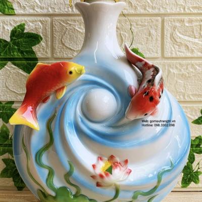 BÌNH CẢNH ĐỰNG RƯỢU BẰNG SỨ ĐẮP NỔI SEN CÁ